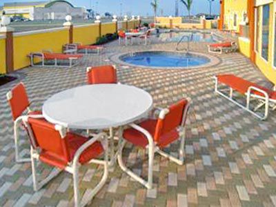 Super 8 By Wyndham Hidalgo/Mcallen Area Exteriér fotografie